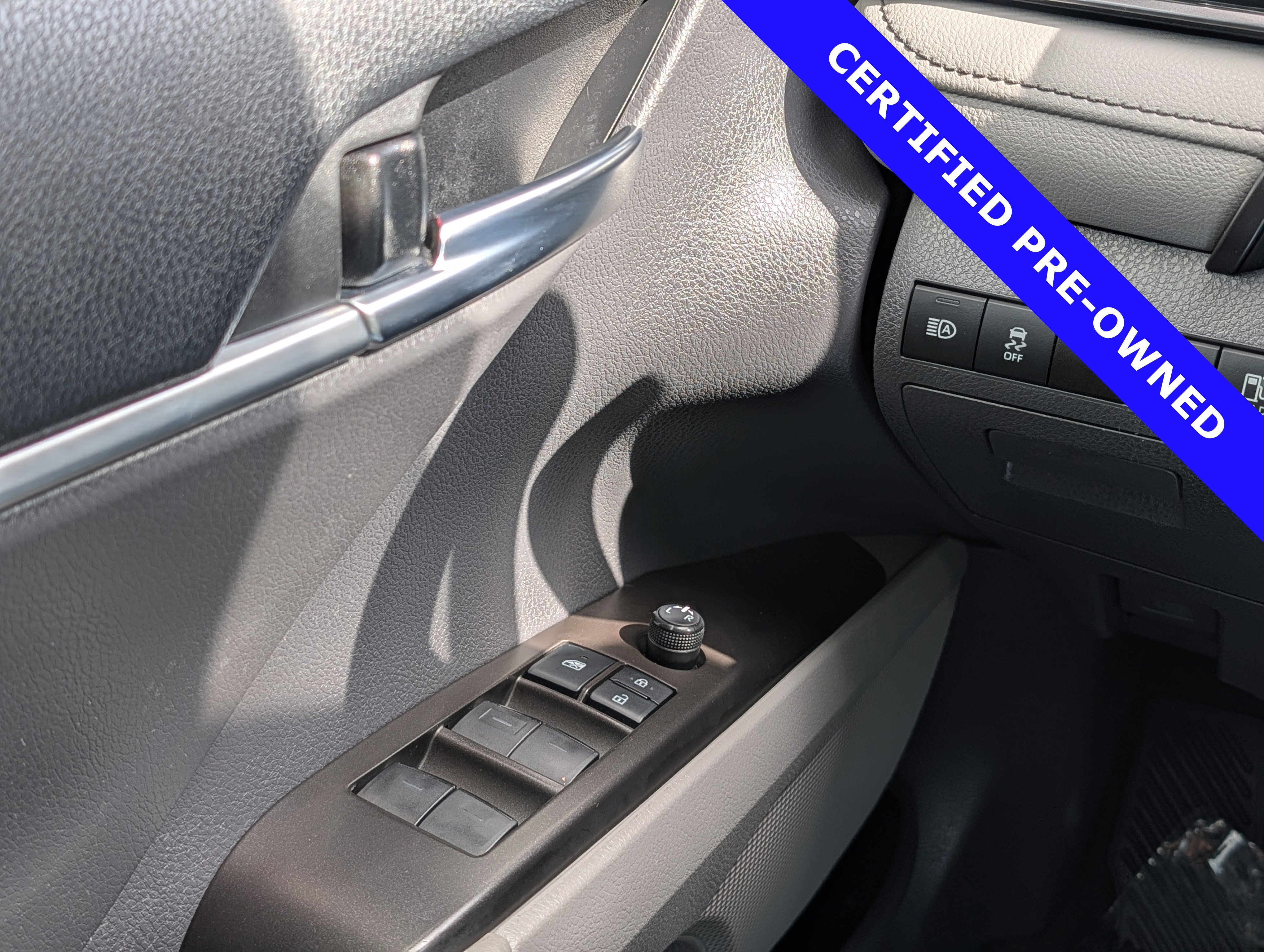 Used 2022 Toyota Camry SE FWD image 22