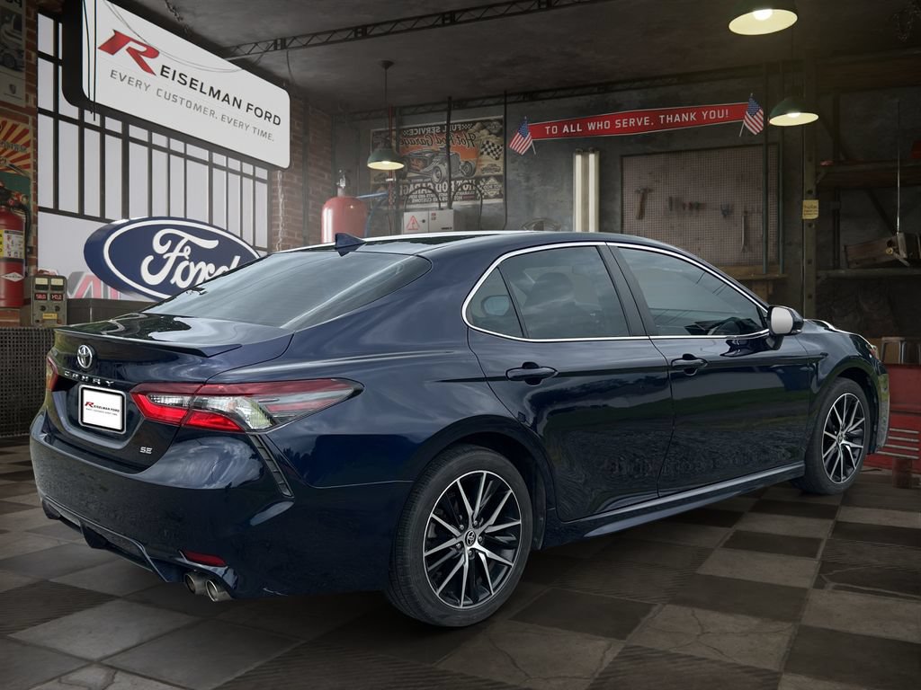 Used 2022 Toyota Camry SE FWD image 6