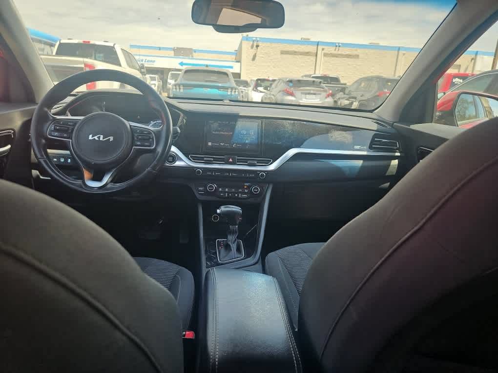 Used 2022 Kia Niro LXS FWD image 10