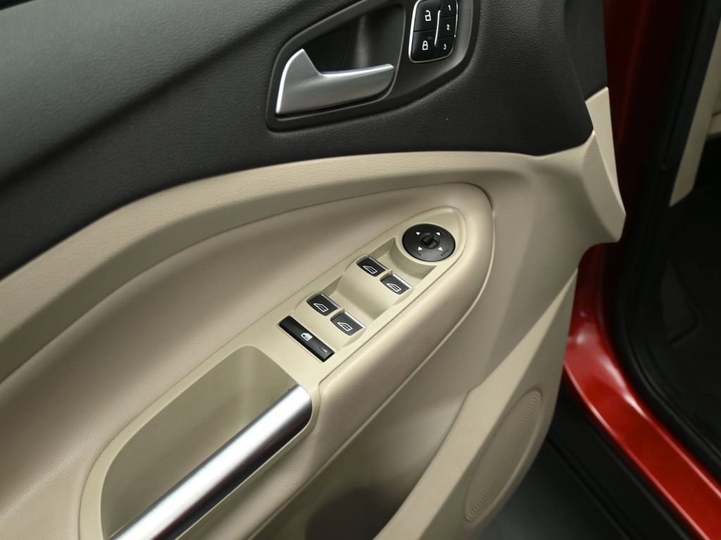 Certified 2019 Ford Escape Titanium image 36