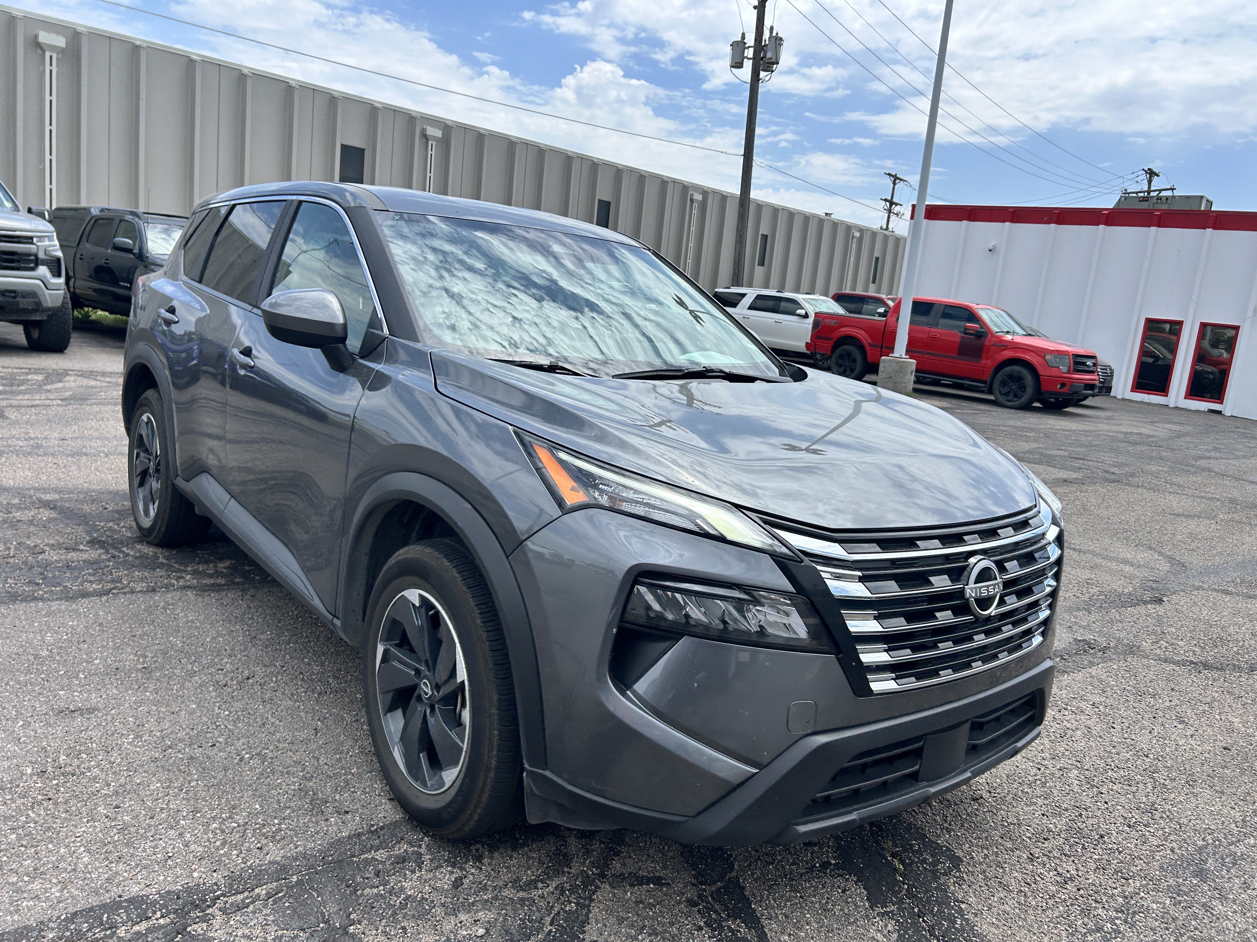 Used 2025 Nissan Rogue SV AWD/4WD image 7