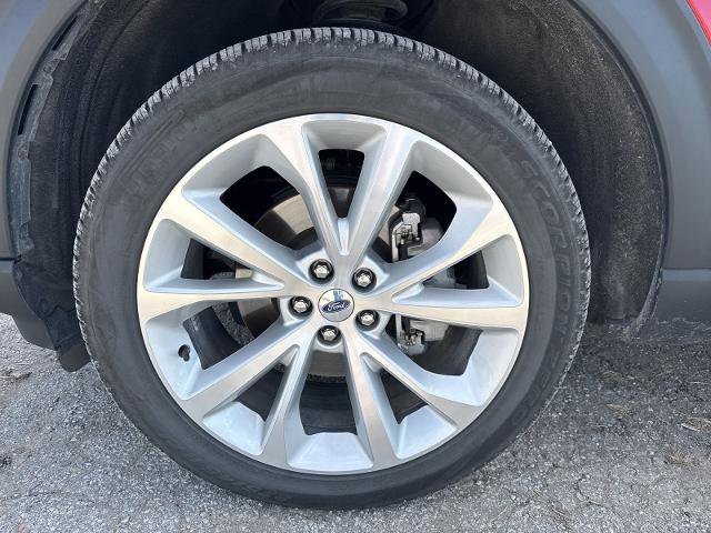 Certified 2024 Ford Explorer Platinum w/ Technology Package image 11