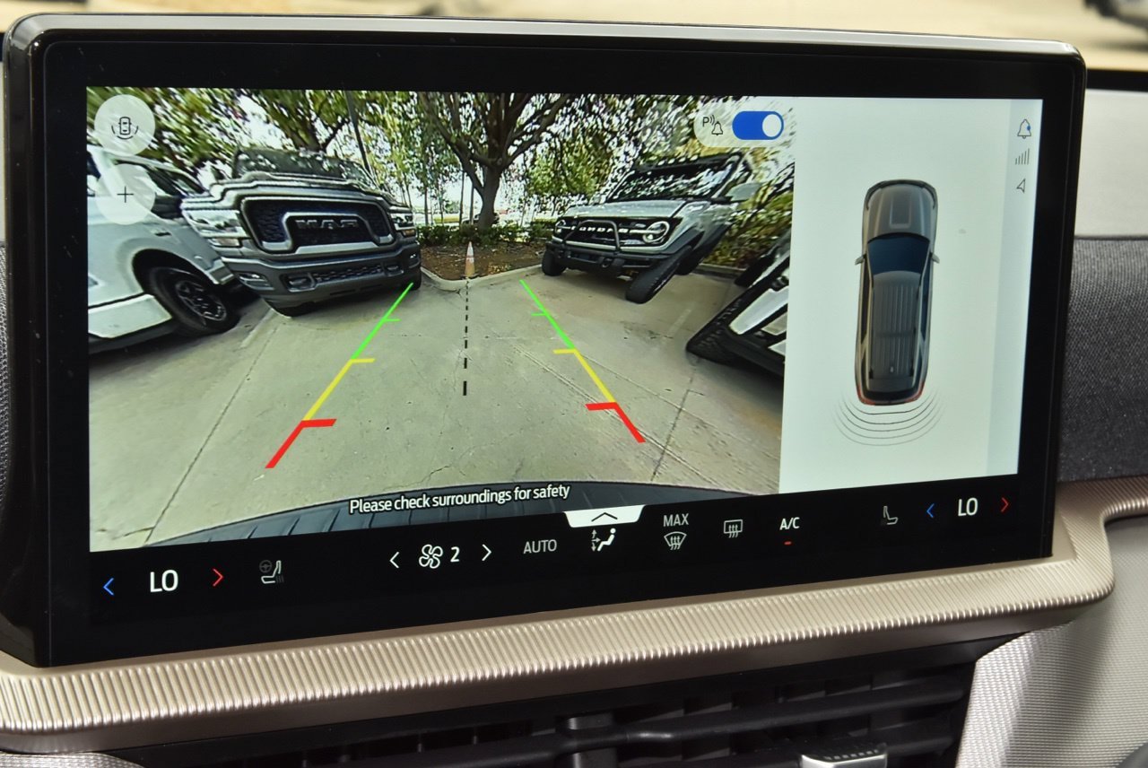 Certified 2025 Ford Explorer Active w/ Active Comfort Package RWD image 29