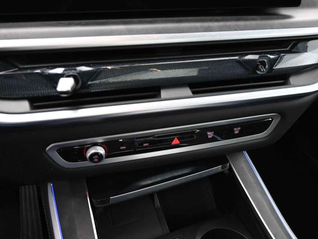 Used 2025 BMW X5 xDrive50e image 47