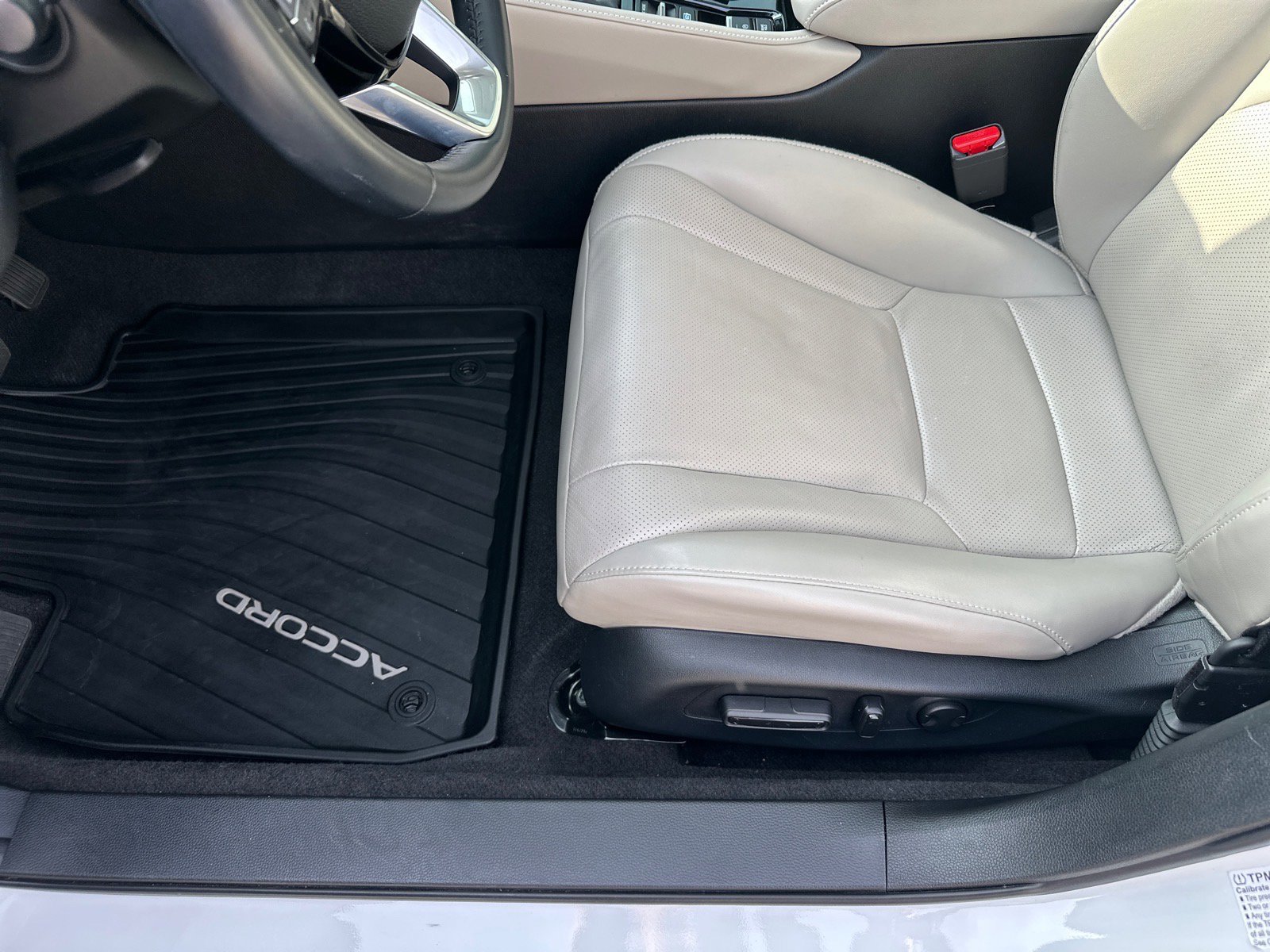 Used 2023 Honda Accord Touring image 17