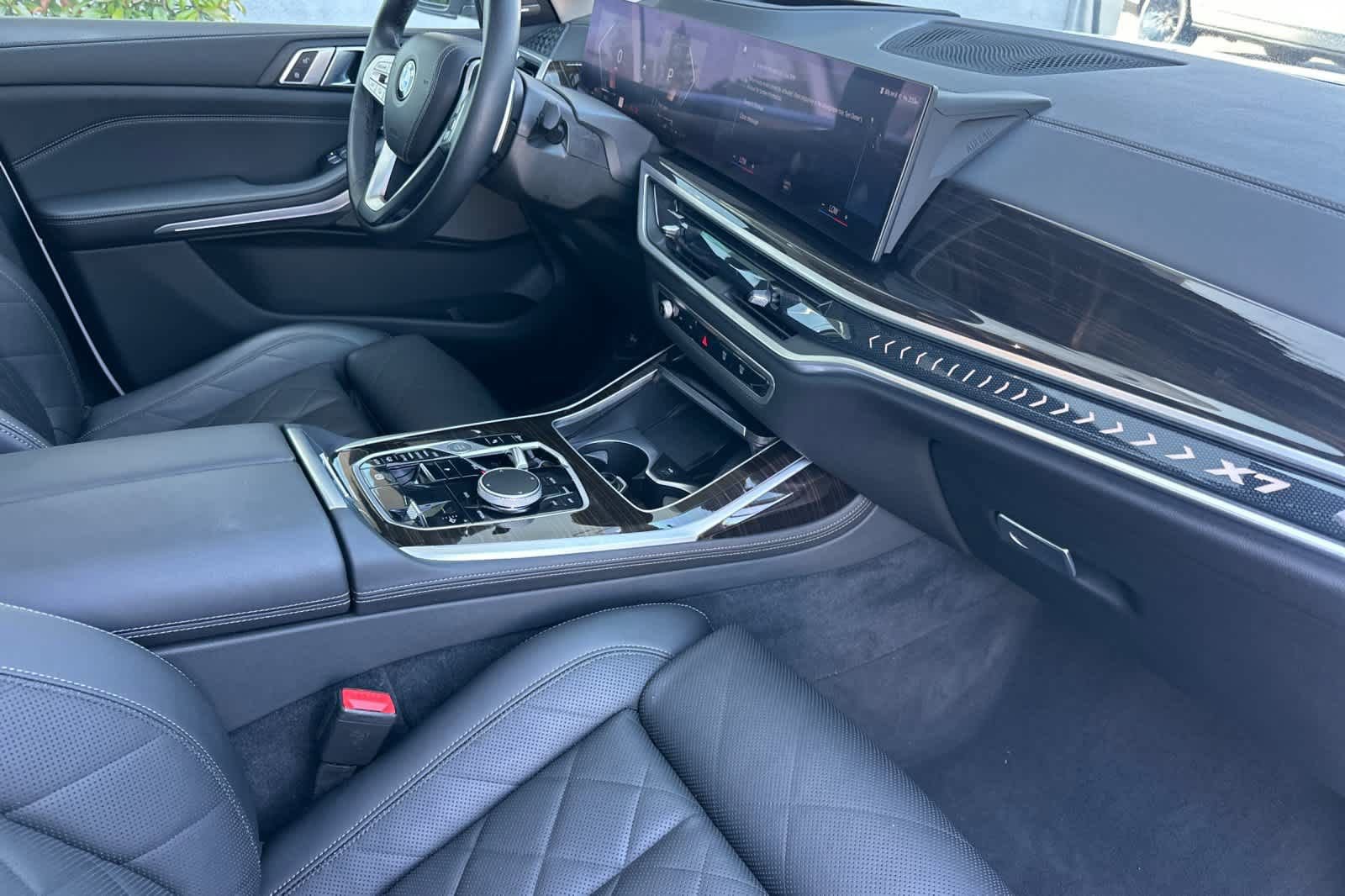 Used 2023 BMW X7 xDrive40i w/ Premium Package image 16
