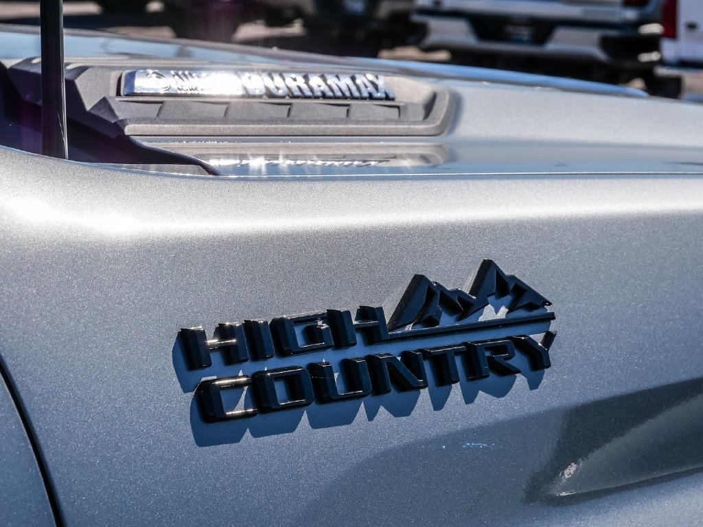 Used 2024 Chevrolet Silverado 2500 High Country w/ High Country Premium Package AWD/4WD image 10