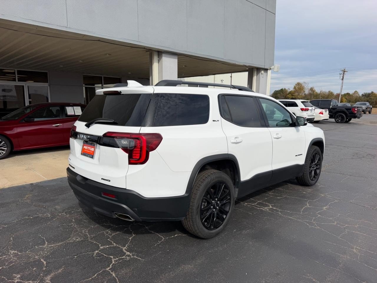 Used 2023 GMC Acadia SLT w/ Elevation Edition AWD/4WD image 3