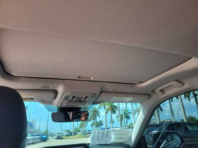 Used 2023 Toyota Highlander XLE FWD image 24
