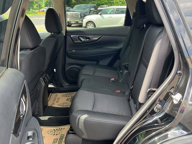 Used 2020 Nissan Rogue SV FWD image 9