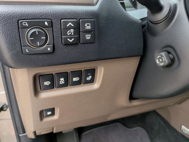 Used 2021 Lexus GX 460 Luxury w/ Off Road Package AWD/4WD image 28