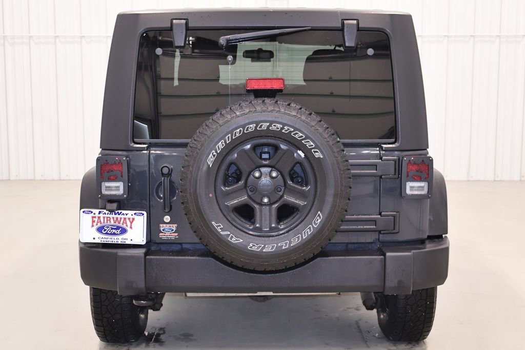 Used 2018 Jeep Wrangler Unlimited Sport image 9