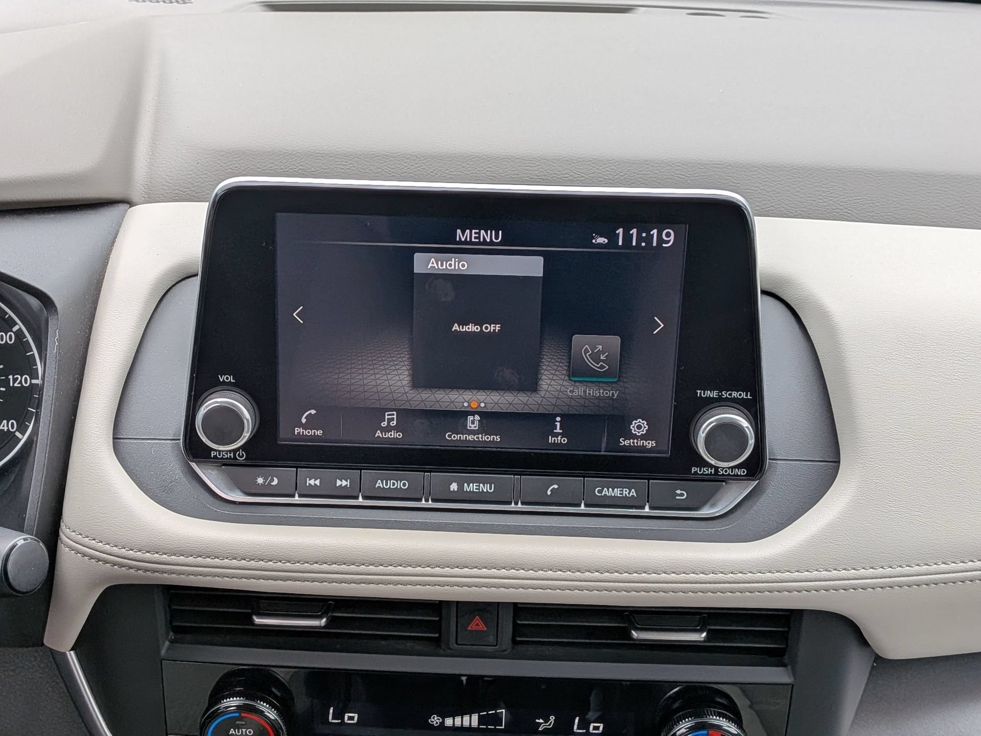 Used 2025 Nissan Rogue SV FWD image 21