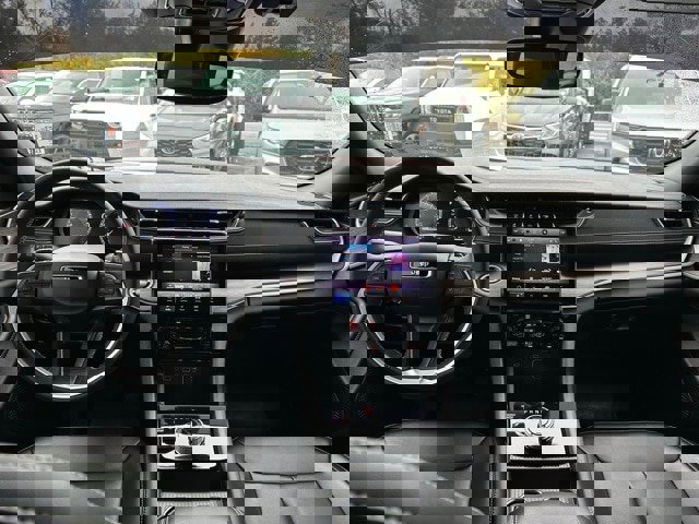 Used 2024 Jeep Grand Cherokee Limited w/ Black Appearance Package image 24