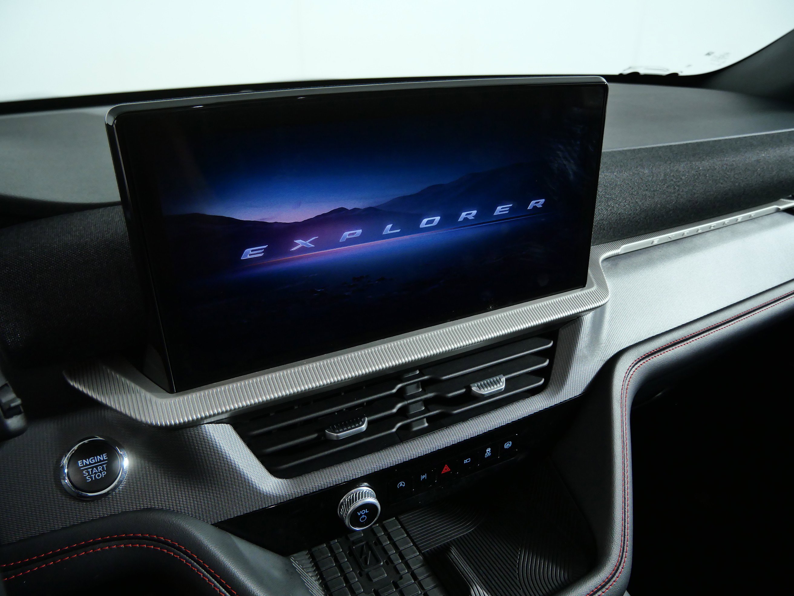 Certified 2025 Ford Explorer ST AWD/4WD image 21