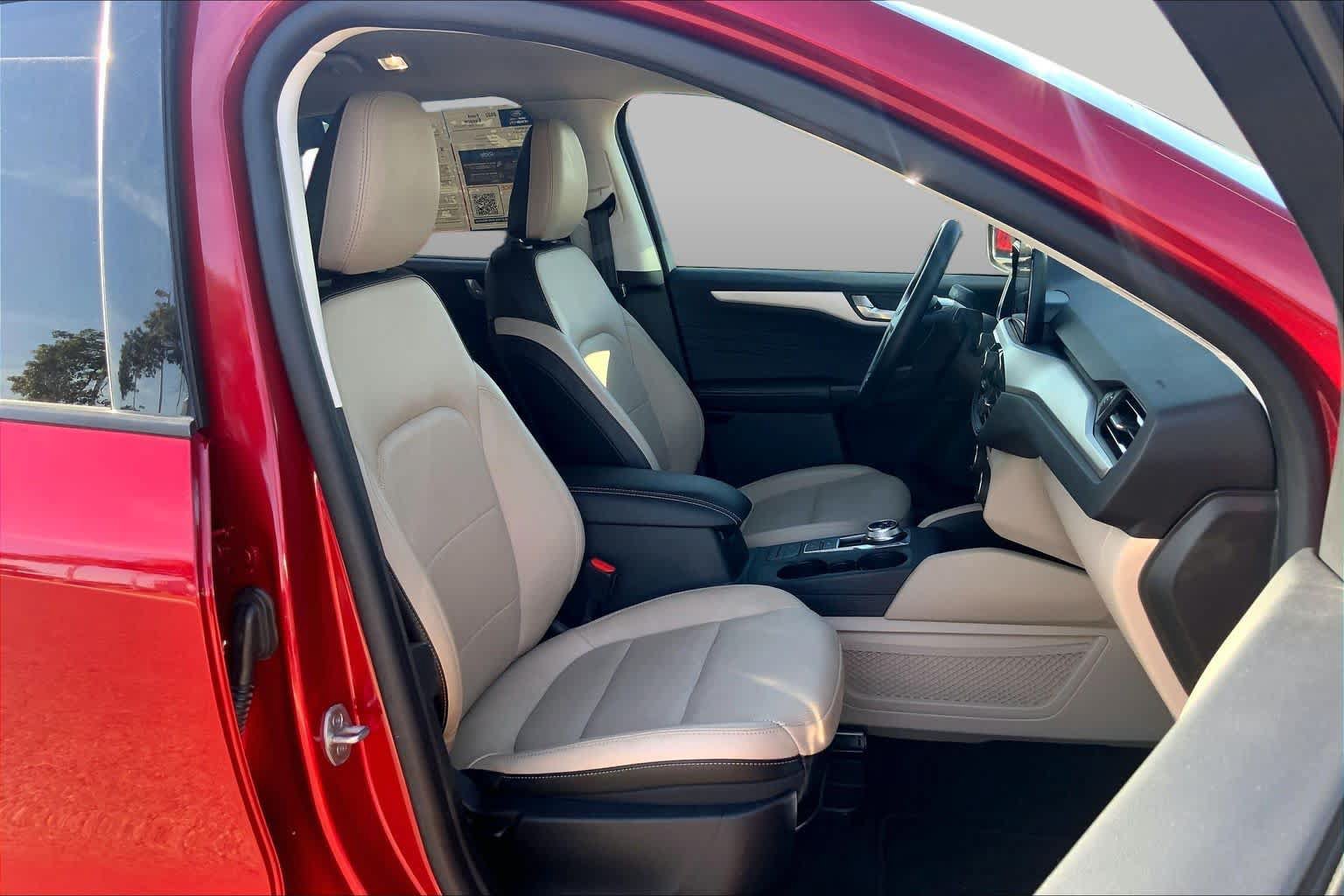 Certified 2022 Ford Escape SEL FWD image 9