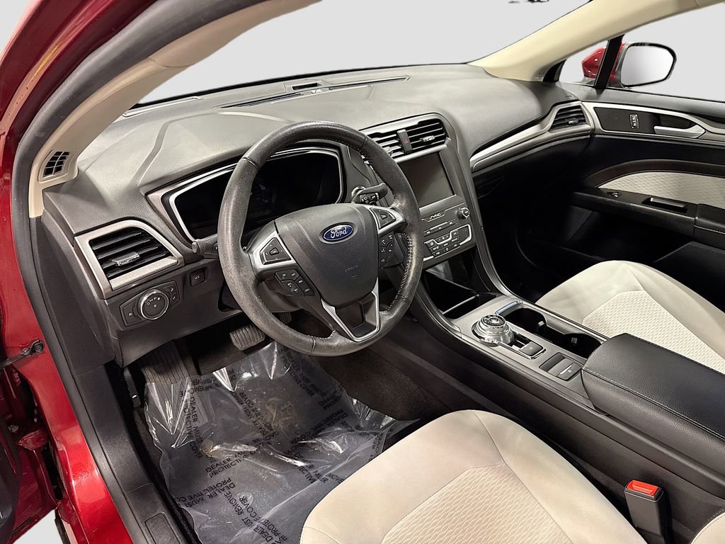 Certified 2019 Ford Fusion SE w/ Equipment Group 151A image 9