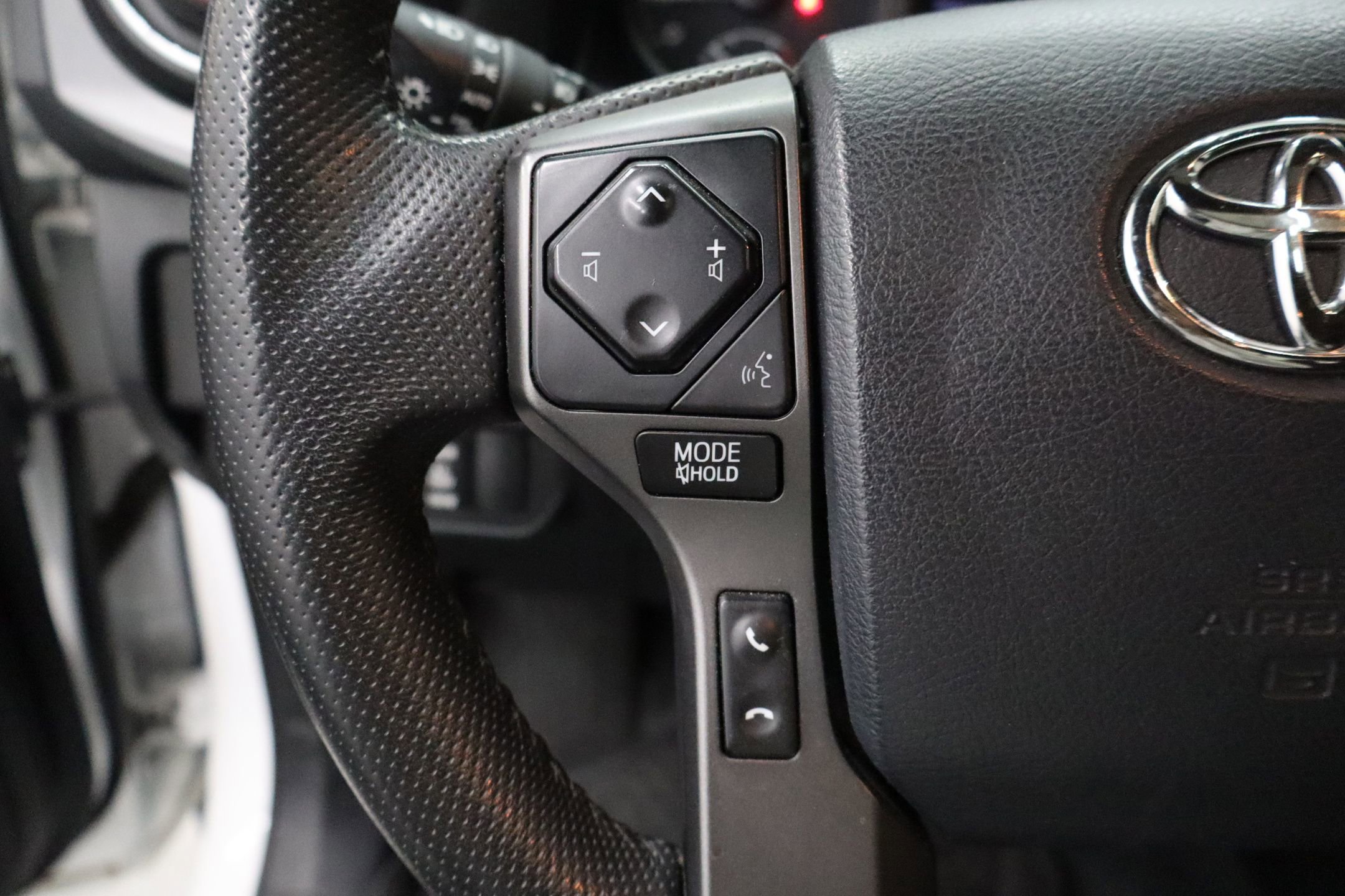 Used 2020 Toyota Tacoma TRD Off-Road w/ TRD Premium Off Road Package image 16