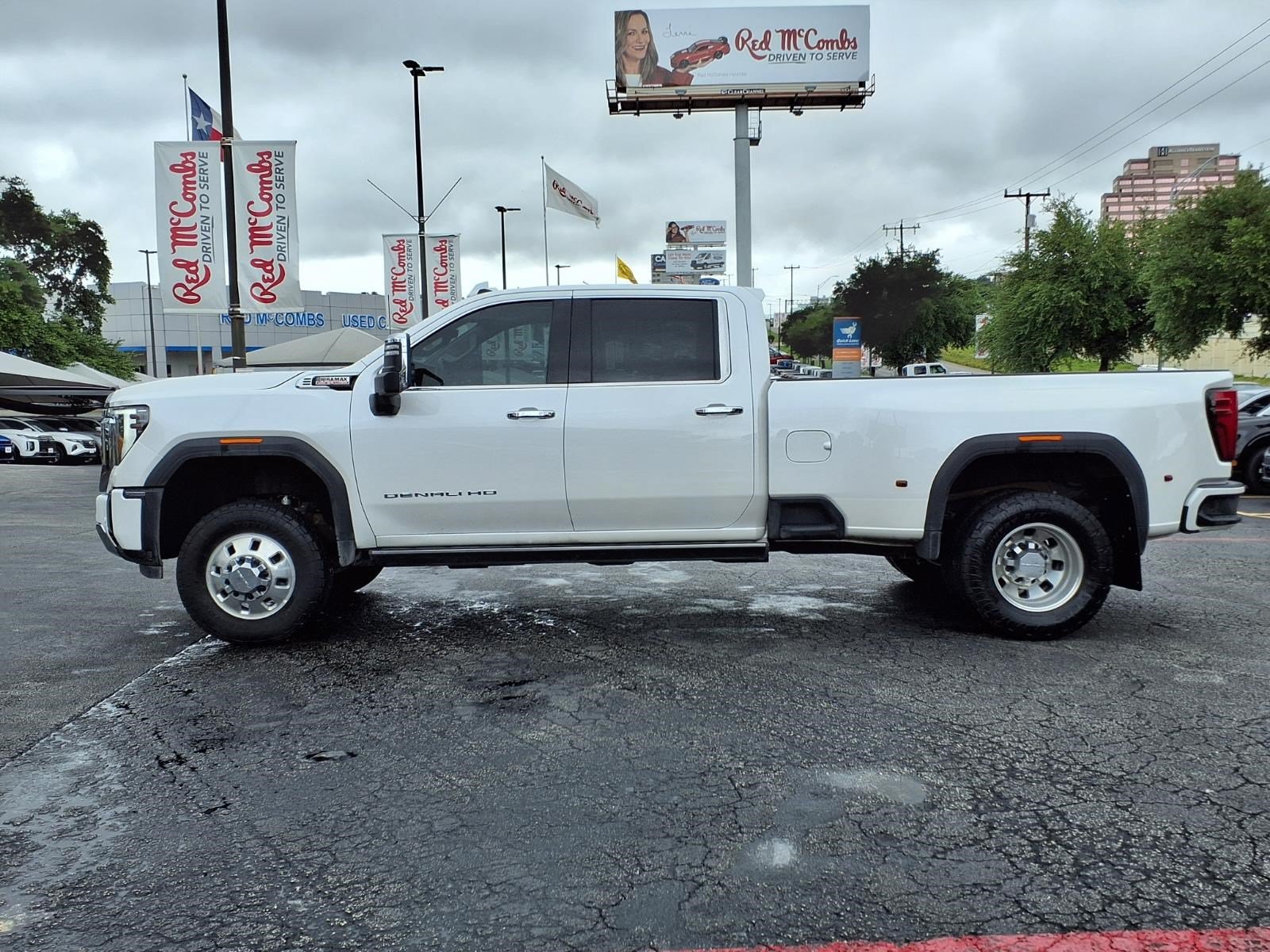 Used 2025 GMC Sierra 3500 Denali w/ Denali Reserve Package AWD/4WD image 9