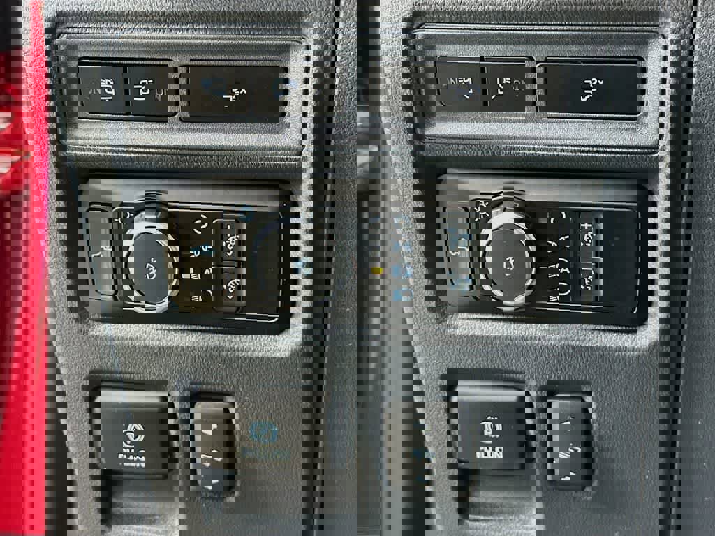 Certified 2022 Ford F150 XLT w/ Equipment Group 302A High image 27