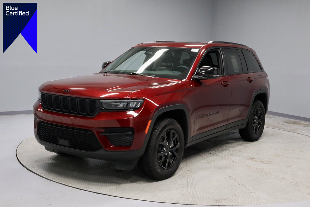Used 2024 Jeep Grand Cherokee Altitude image 1