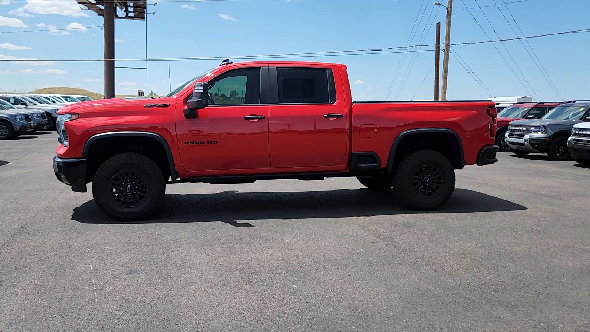 Used 2024 Chevrolet Silverado 2500 ZR2 AWD/4WD image 2