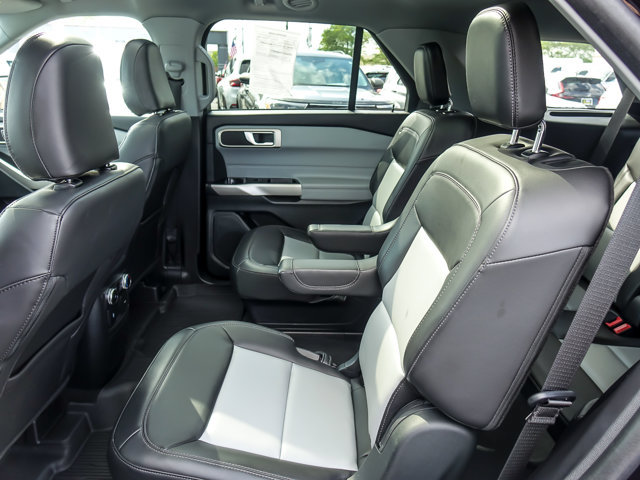 Certified 2023 Ford Explorer XLT w/ Equipment Group 202A AWD/4WD image 14