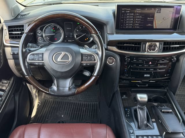 Used 2017 Lexus LX 570 4WD w/ Luxury Package image 11