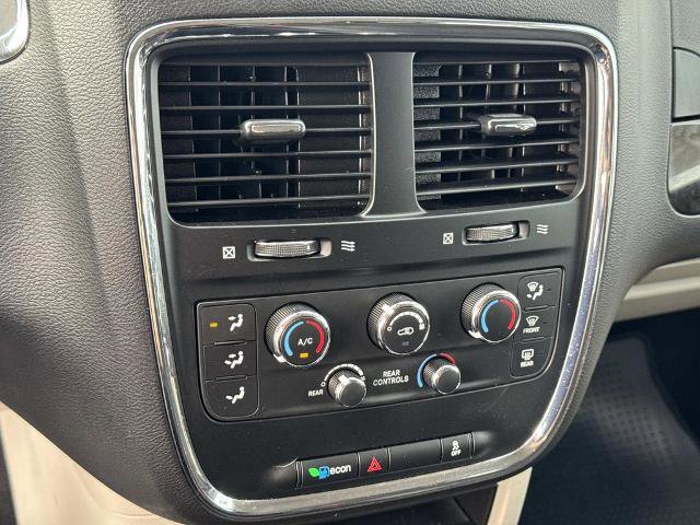 Used 2018 Dodge Grand Caravan SE w/ UConnect Hands-Free Group image 14