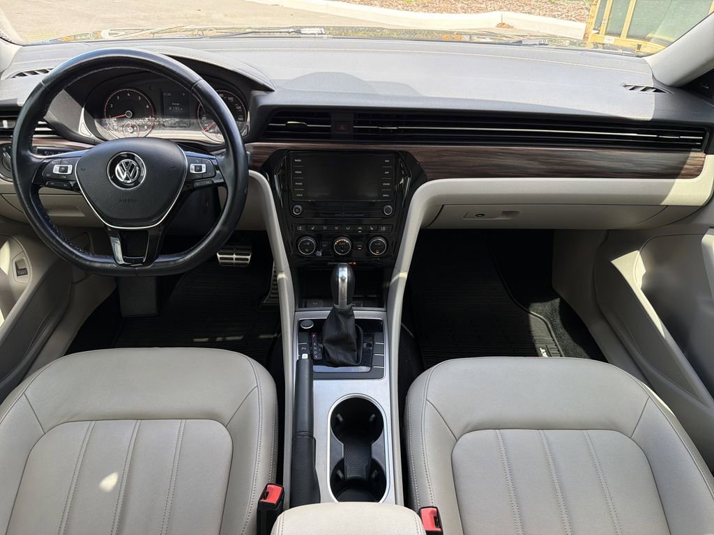 Used 2020 Volkswagen Passat 2.0T SEL image 11