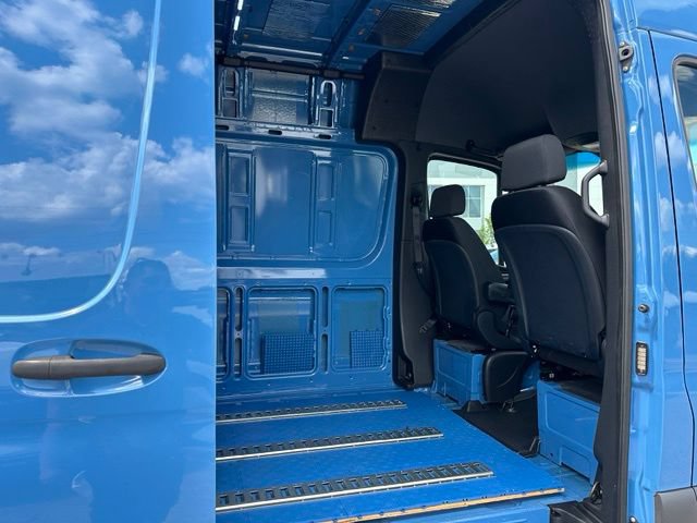 Used 2024 Mercedes-Benz Sprinter 2500 image 10