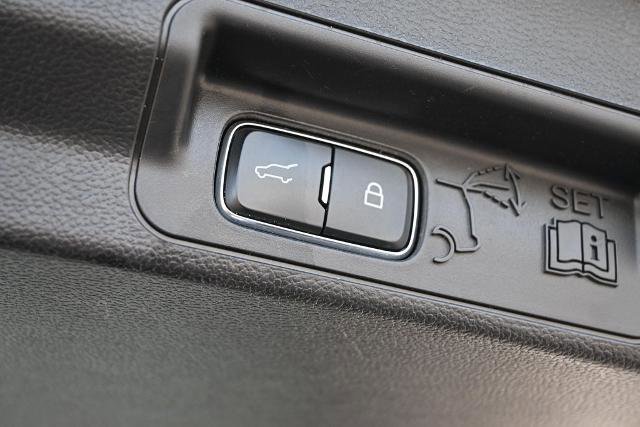 Certified 2022 Ford Explorer XLT w/ Equipment Group 202A image 4