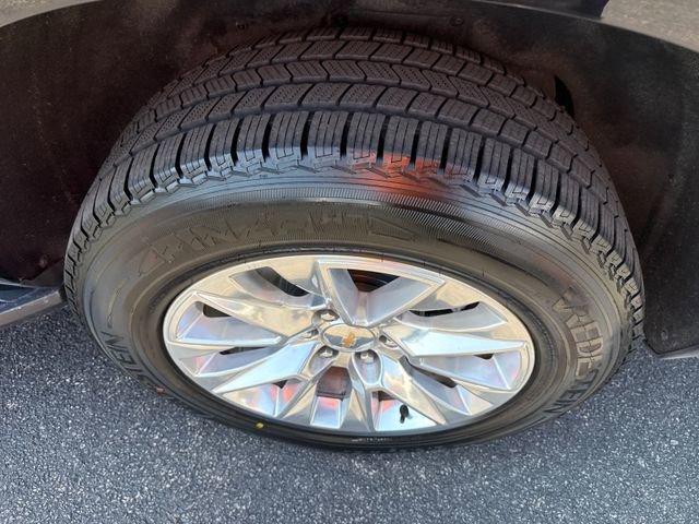 Used 2024 Chevrolet Suburban Premier image 14