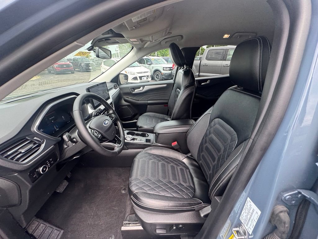 Certified 2023 Ford Escape Platinum w/ Premium Technology Package AWD/4WD image 8