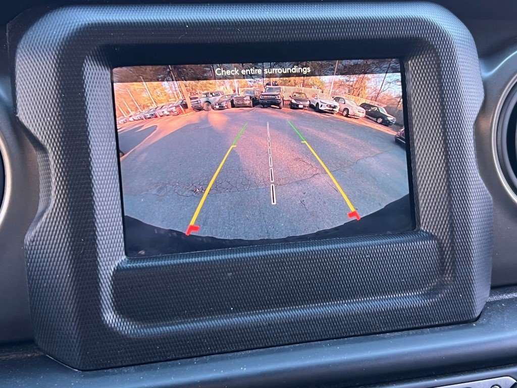 Used 2022 Jeep Wrangler Unlimited Sport image 18