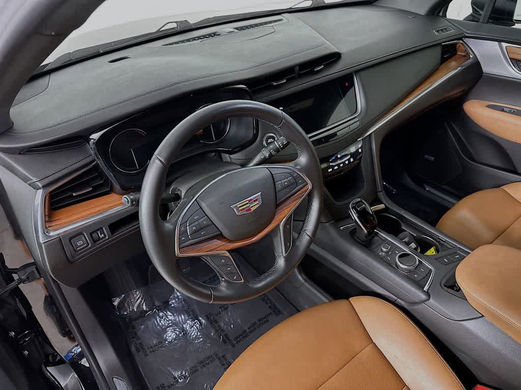 Used 2022 Cadillac XT5 Premium Luxury FWD image 2