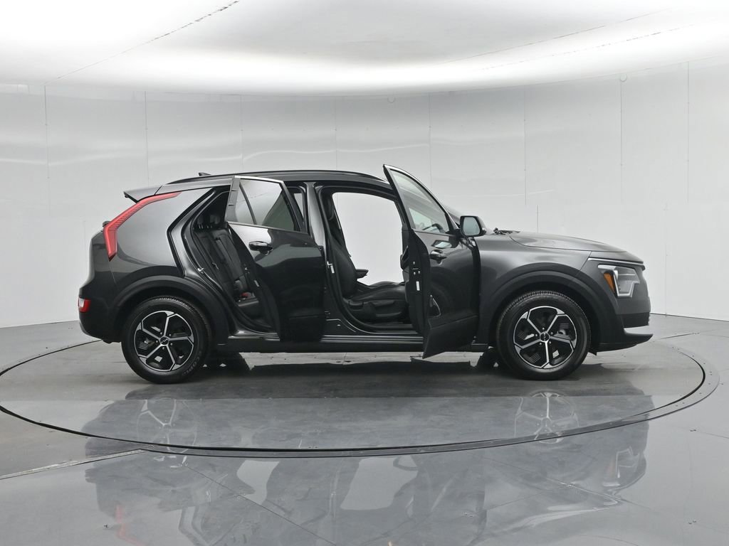 Used 2023 Kia Niro EX image 34