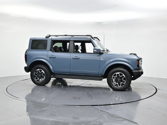Certified 2025 Ford Bronco Outer Banks AWD/4WD image 3