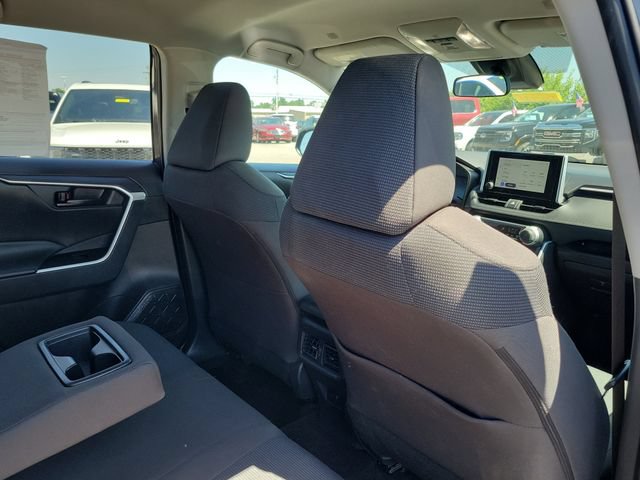 Used 2025 Toyota RAV4 LE AWD/4WD image 35