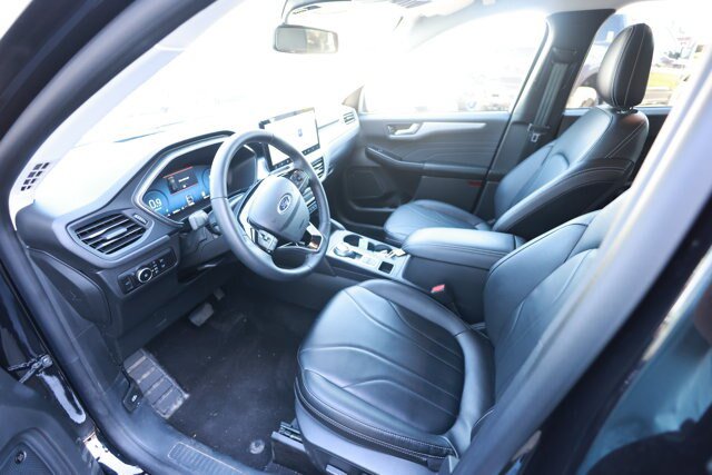 Certified 2025 Ford Escape Platinum w/ Premium Technology Package AWD/4WD image 11