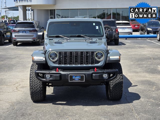 Used 2024 Jeep Wrangler Unlimited Rubicon AWD/4WD image 2