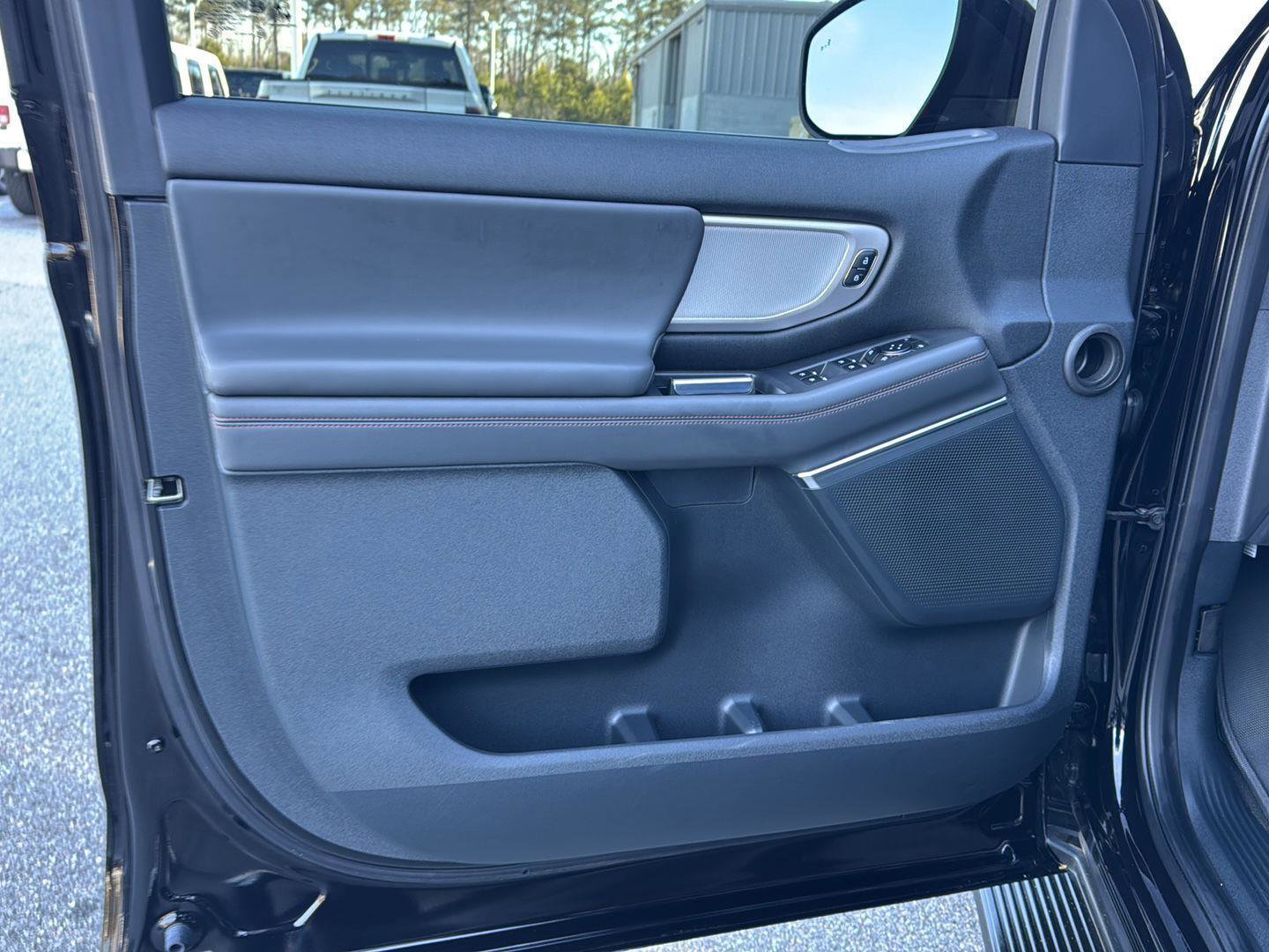 Certified 2025 Ford Expedition Active image 14