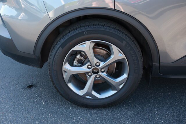 Certified 2025 Ford Escape ST-Line w/ Equipment Group 301A FWD image 4