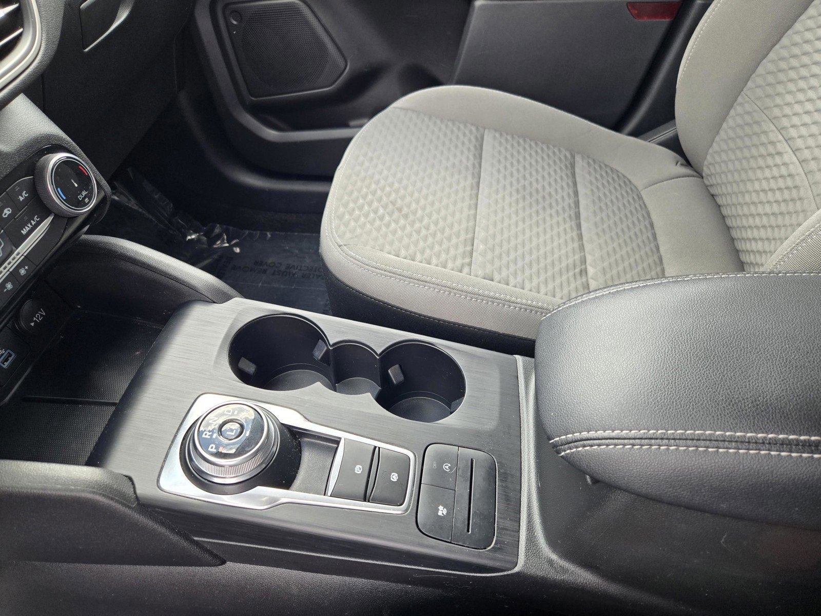 Certified 2022 Ford Escape SE w/ SE Sport Appearance Package image 24