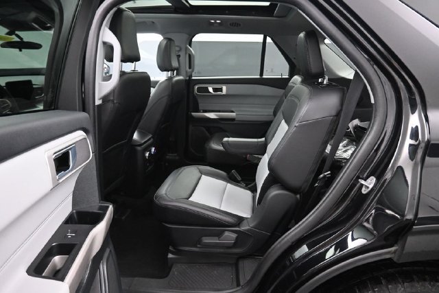 Certified 2024 Ford Explorer XLT w/ Equipment Group 202A AWD/4WD image 22