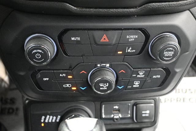 Used 2023 Jeep Renegade Trailhawk AWD/4WD image 15