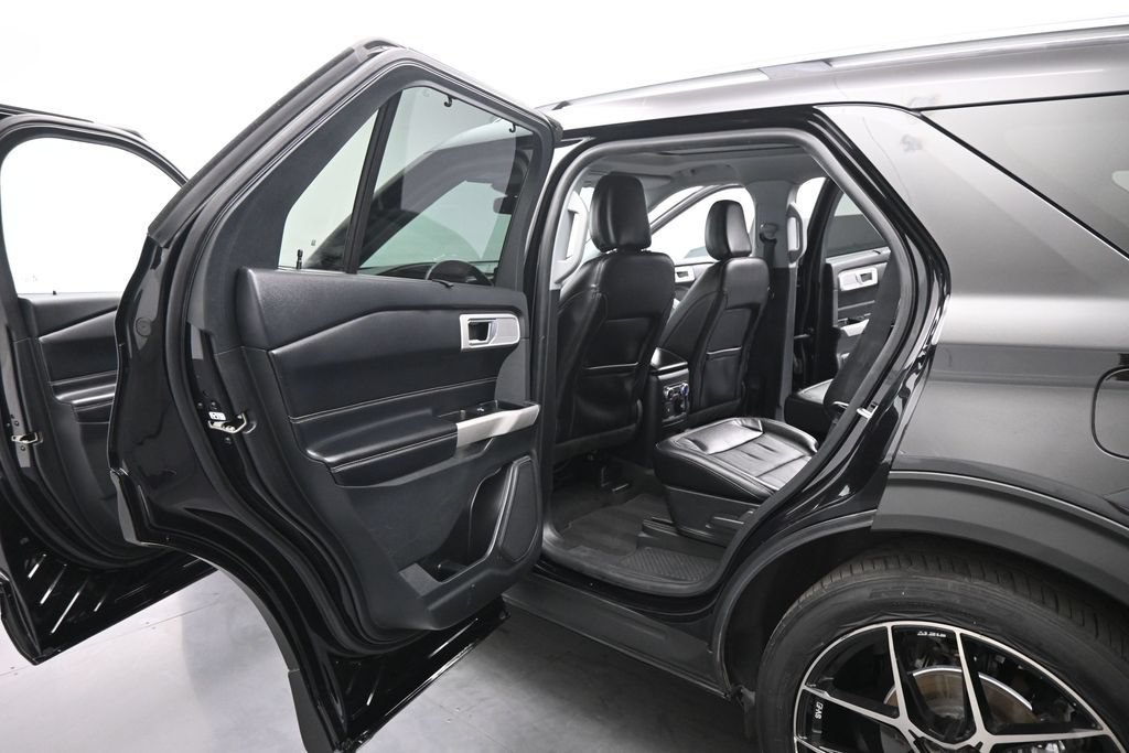 Certified 2022 Ford Explorer Limited w/ Equipment Group 301A RWD image 19