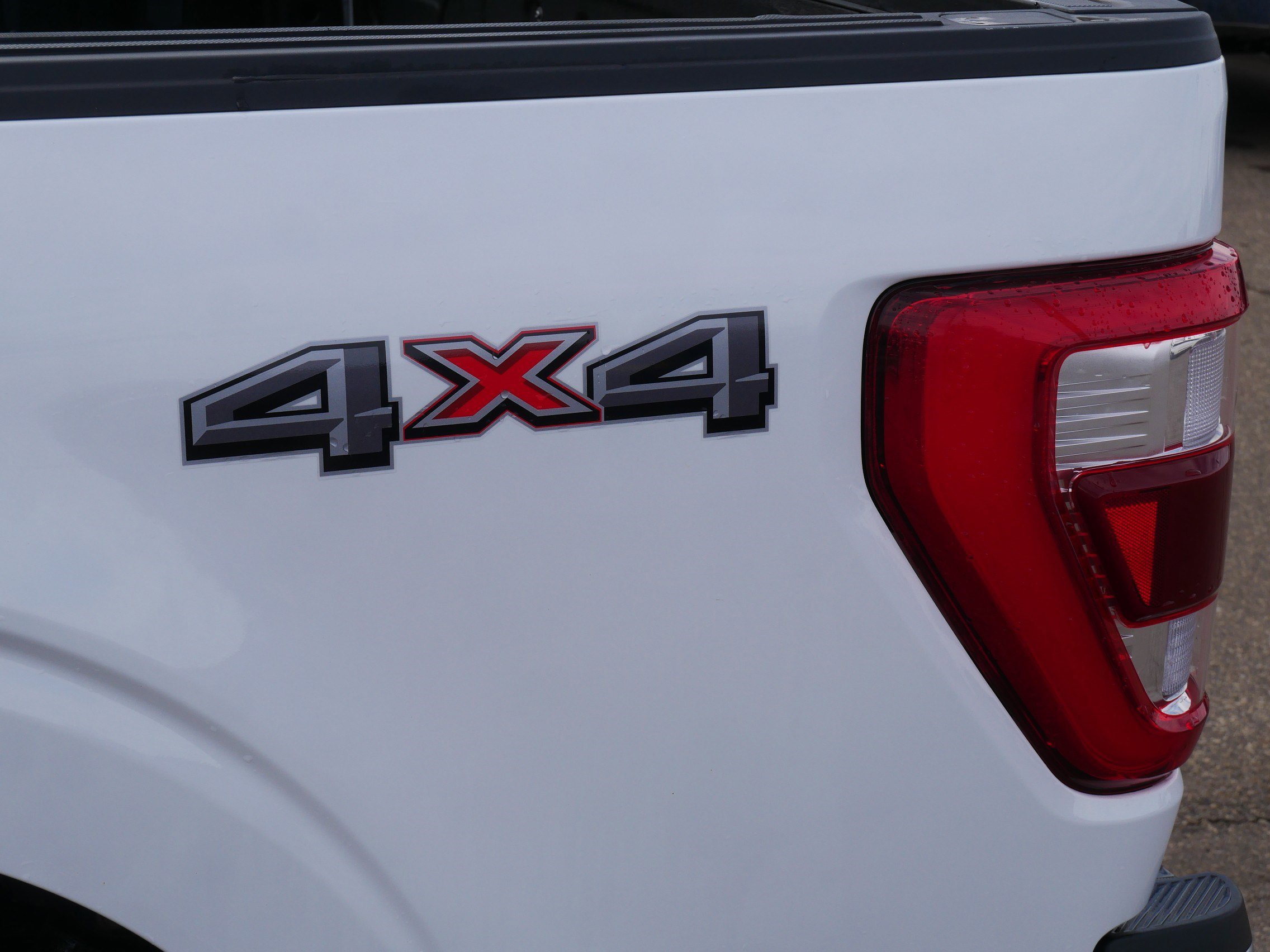 Certified 2022 Ford F150 Lariat w/ Equipment Group 501A Mid image 30