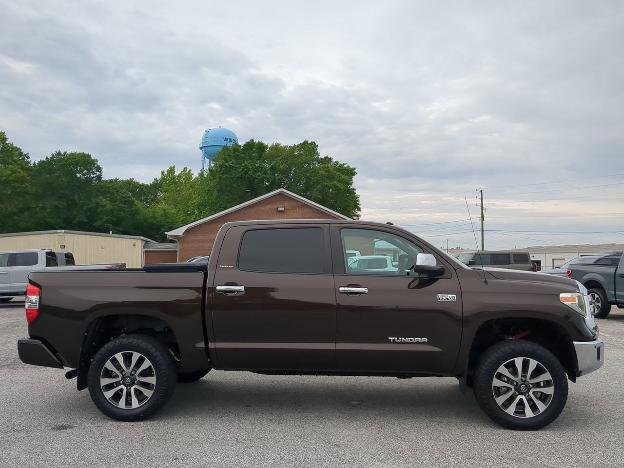 Used 2019 Toyota Tundra Limited w/ Limited Premium Package