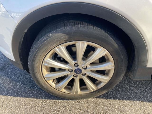 Certified 2017 Ford Escape Titanium FWD image 4